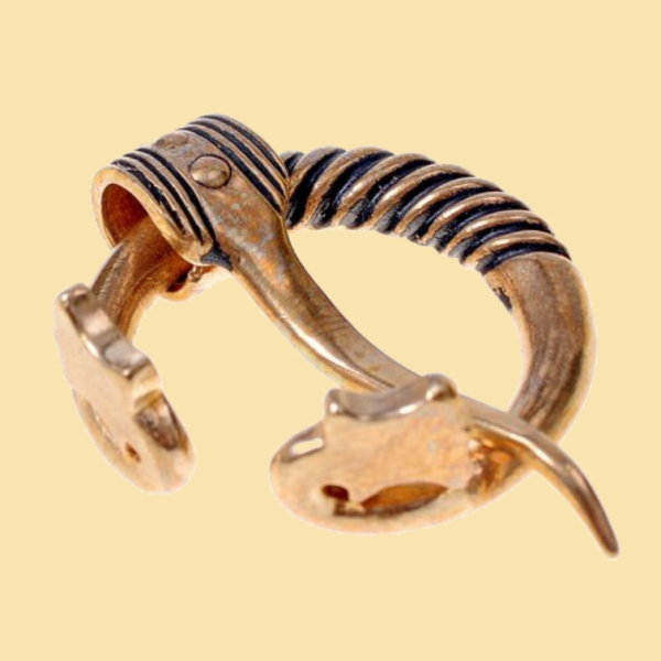Baltische Ringfibel mit Tierköpfen - Bronze